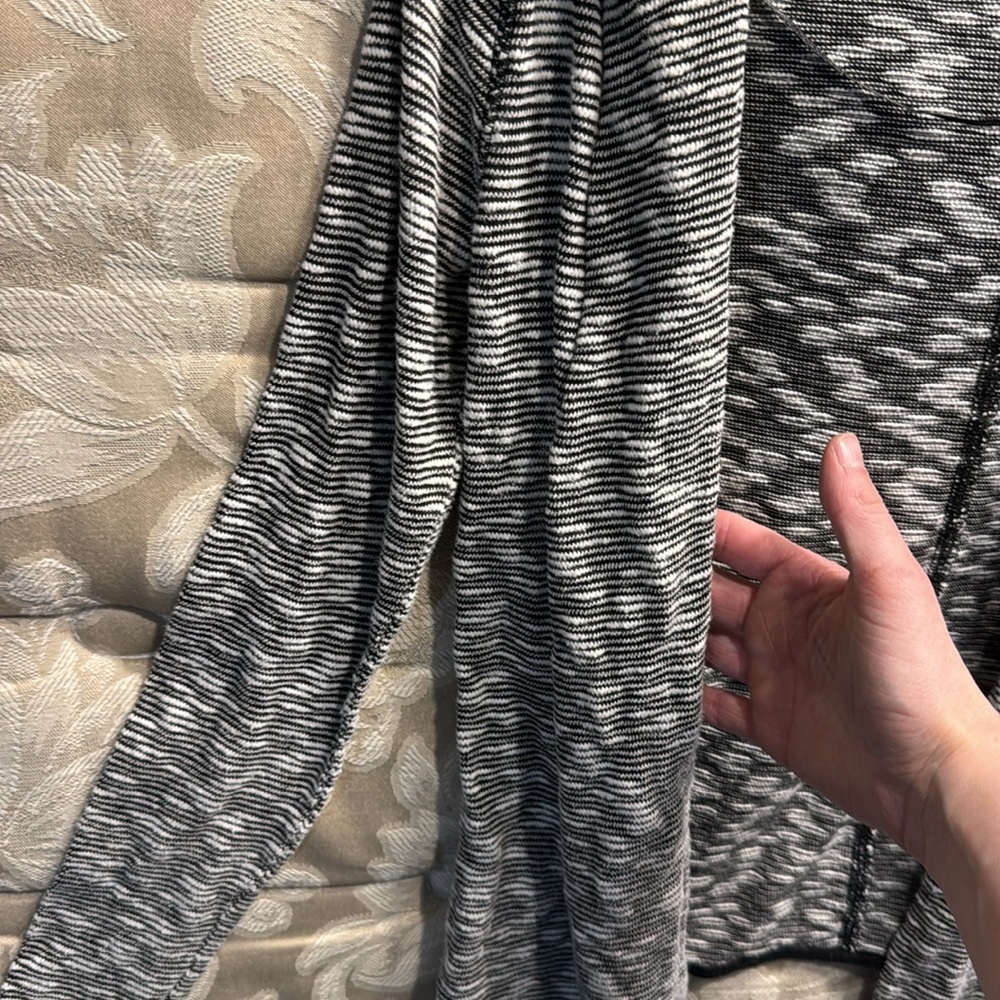 Cardigan - Picture 2 of 5
